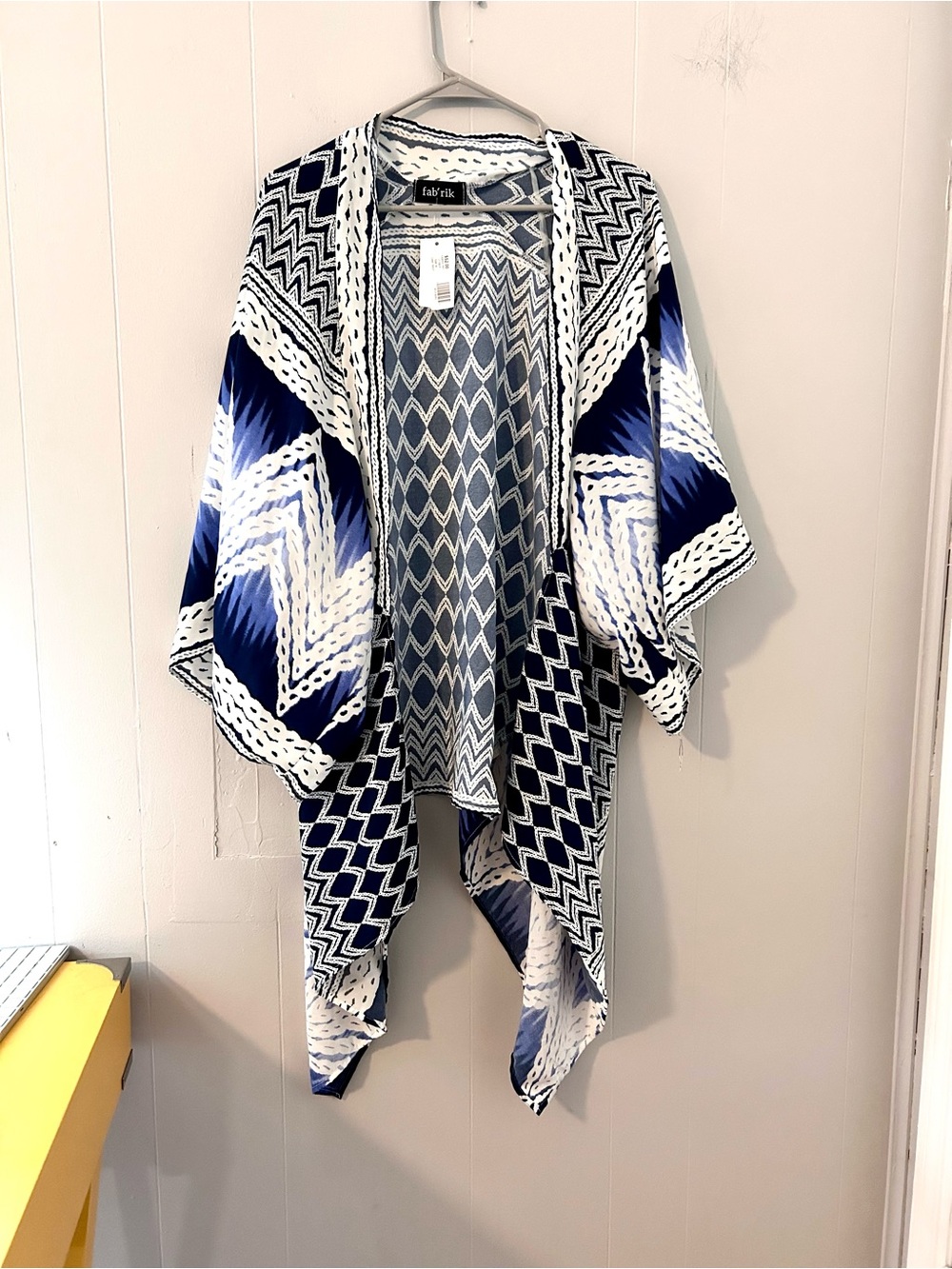 fab'rik Blue and White Geometric Open-Front Kimono - Picture 8 of 10